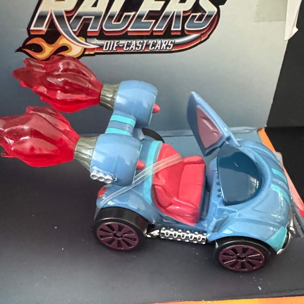 Disney Racers Die Cast Cars Space Racing Stitch NIP New 1:64 Scale - Picture 8 of 11